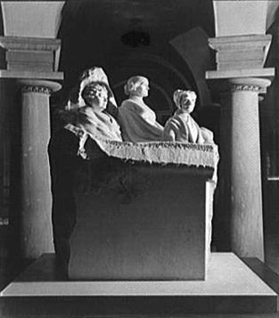 Image of a statue of the Lucretia Mott, Elizabeth Cady Stanton, Susan B. Anthony