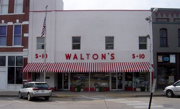 Image of the storefront of Walton's 5-10 in Bentonville, Arkansas.