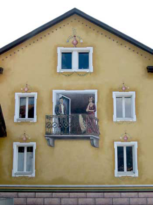 If you saw this house in Switzerland, you might think you were seeing a couple standing on a balcony, but you’d soon realize that the couple and the balcony are painted onto the side of the house. This is an optical illusion.