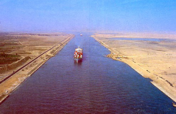 Image of a container ship entering the Suez Canal.