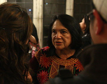 Image of Dolores Huerta speaking to a group of people.